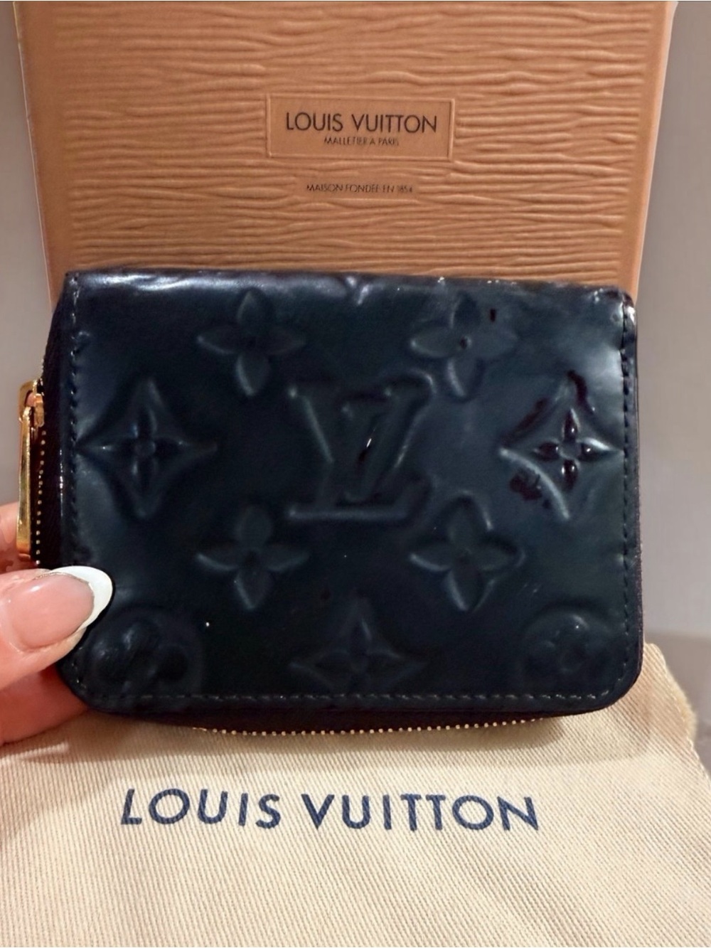 Louis Vuitton Vernis Pomme d'Amour Zippy Coin Purse | LV Dustie + LV Box 2011✨